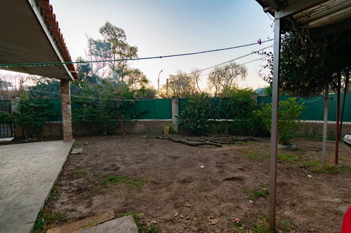 Venta Casa Atahualpa, 3 Dorm, 1 Baño, Cochera X 3, Jardín Y Patio C/parrillero