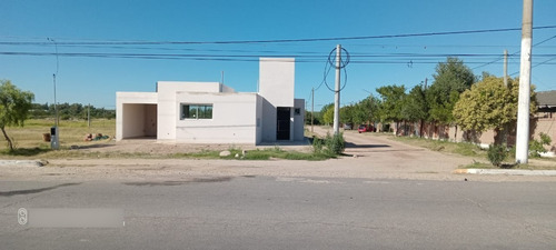 Casa Nueva A Estrenar 115 Mts2, Novedoso Diseño, En La Mejor Zona De San Pedro, Traslasierra, Apto Crédito Bancor, Bancon, Procrear, O Hipoteca Del Propietario, Vestidor En Suite, Lavadero, Cocheras..