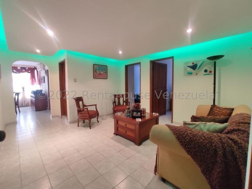 Apartamento En Venta Urb San Isidro, Maracay 23-4990 Hc