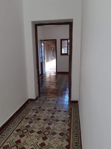 Venta Casa Con Local Comercial En Corrientes
