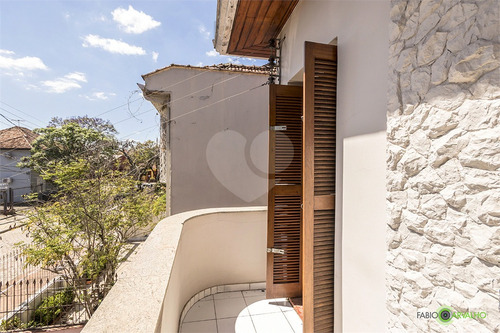 Imagem 22 de 30 de Vende Maravilhosa Casa, Três Quartos, Suíte, 5 Vagas De Garagem E Churrasqueira. - Reo617332