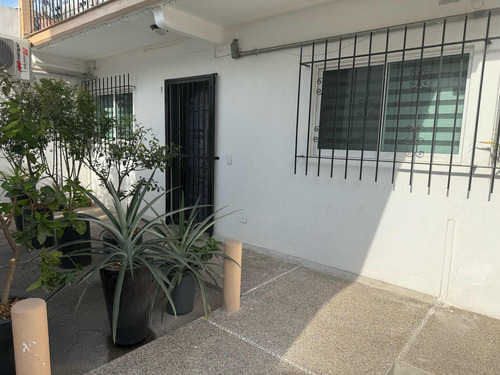 Condominio De 2 Recamaras Y 2 Baños
