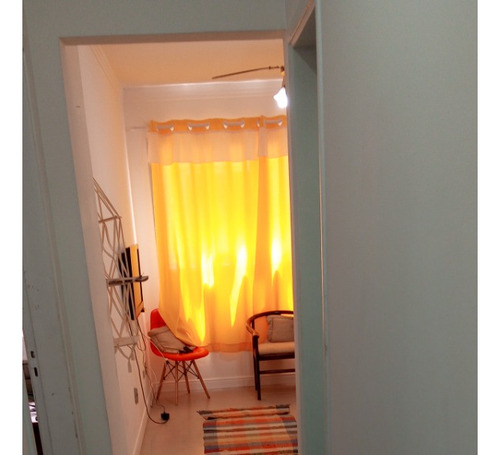 Apartamento De 1 Dormitório. Prédio Com Elevadores. No Centro Do Bairro!!