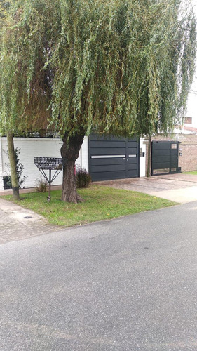 Casa En Venta - 3 Dormitorios 2 Baños - 400mts2 - San Carlos, La Plata