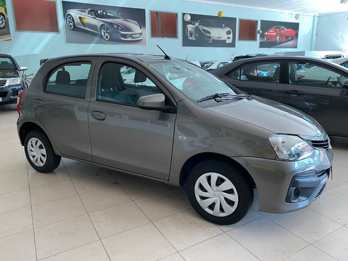 Imagem 4 de 15 de Toyota Etios 1.3 X 2018