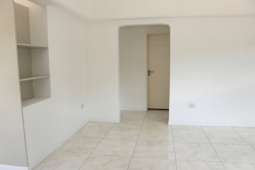 Casa 3 Amb Reciclada Con Terraza Y Quincho-permuta