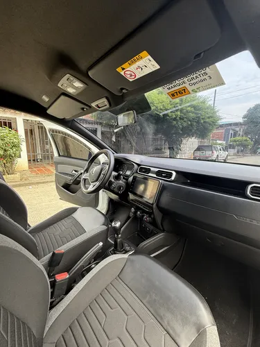 Camioneta Renault Duster 2023 - Servicio Público
