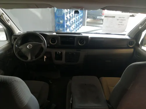 Nissan Urvan 2.5 Panel Amplia Aa Paquete Seguridad Mt