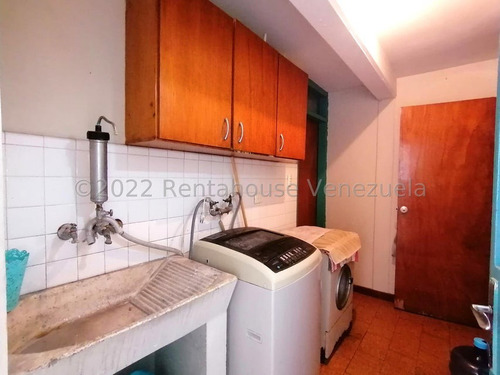 Dennymar, Vende Al Este De La Ciudad, Acogedora Casa Distribuida Armónicamente En 6hab, 4 Baños, Sala Comedor, Cocina, Ideal Para Acondicionar Y Personalizar A Gusto Propio, Contáctame Be557e