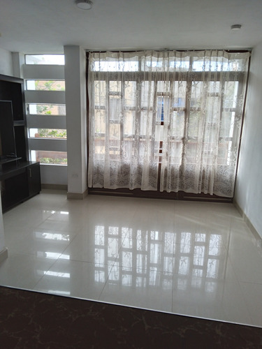 Alquilo Bonito Departamento 2do. Piso 2 Dormitorios
