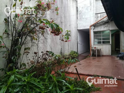 Imagen 6 de 19 de Casa A Reciclar Sobre Excelente Lote Apto Para Edificar