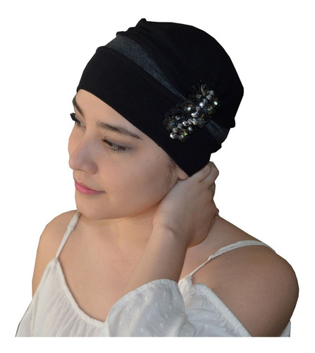 Imagen 1 de 5 de Turbante Oncologico Modelo Delta Con Piedras Y Envio Incluid
