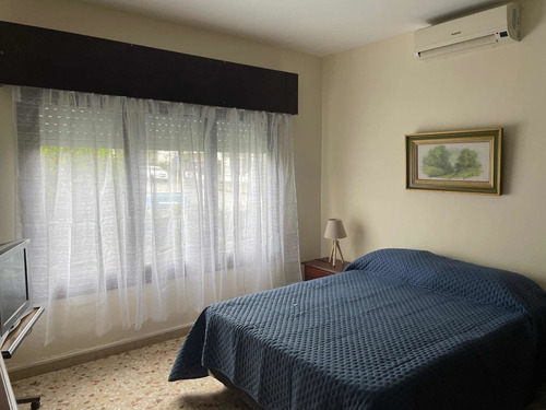 Alquilo Piriapolis Linda Casa Nuevita En Pleno Centro Cerca De Todo A 4 De La Playa 2 Dormitorios Amplios Garage Cerrado Lindo Jardin Equipamiento De Alta Gama Totalmente Equipada Para 6 Personas