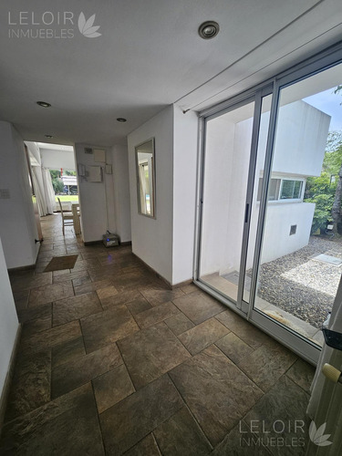 Casa En Venta 4 Amb En Parque Leloir