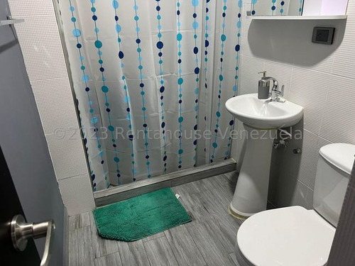 Yoselin Cabesas Vende Apartamento En Cabudare 25-5670 Yc