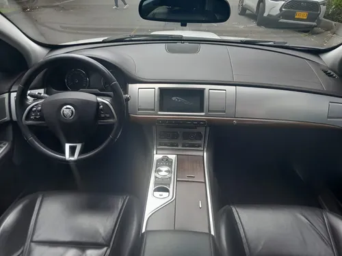 Jaguar XF 2.0 Luxury