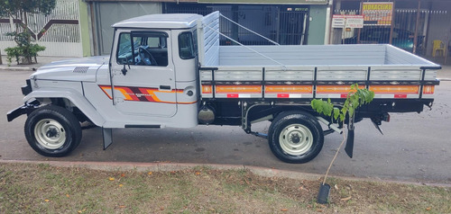 Toyota Bandeirante 3.7 Cab. Simples Longa 2p