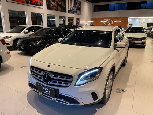 Mercedes-Benz GLA 200 1.6 CGI FLEX ADVANCE 7G-DCT