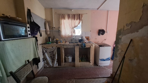Cerro!!! Buena Inversion, Esquina , Terreno Grande, 2 Casas A Reciclar !!!!!!