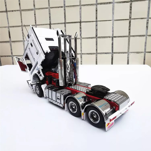 Modelo De Tractor Fundido A Presión Kenworth K200 1:32
