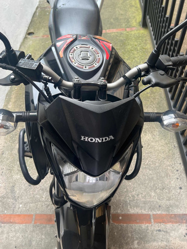 Imagen 4 de 9 de Honda Cb 160f Dlx 2021
