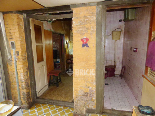 (a Reciclar) Casa En Lote De 8.66x16 Mts - 110 M2 Cub Patio C/parrilla Comedor Diario - Barracas