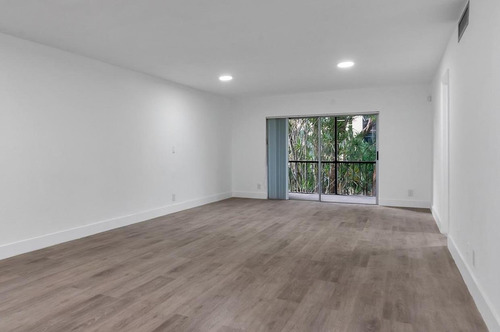 Departamento En Venta - 2 Dormitorios 2 Baños - 104mts2 - Lauderhill, Florida, Usa