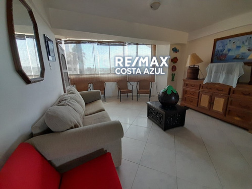 En Venta Apartamento Con Excelente Ubicacion En Edificio Isla Mar Suite Chichiriviche- Falcon