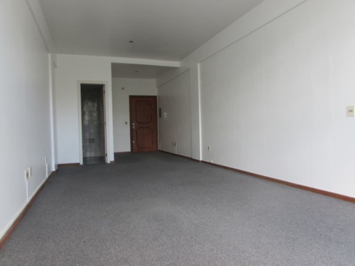 Imagem 3 de 6 de Ótima Conjunto/sala - 3802