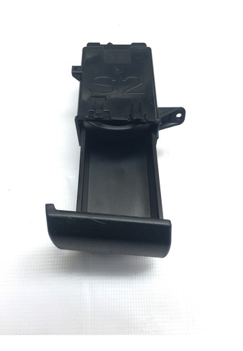 Porta Vasos Tablero Izquierdo Toyota Hilux 2016-2023 (usado) Negro (Usado)