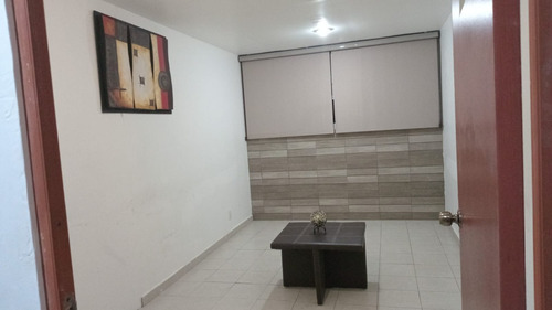 Rento Oficina, 18m2, $3,950, Incluye Agua, Luz E Internet, Muy Elegante, Sin Problemas De Estacionamiento, Vigilancia Privada, Muy Buena Ubicaciòn.