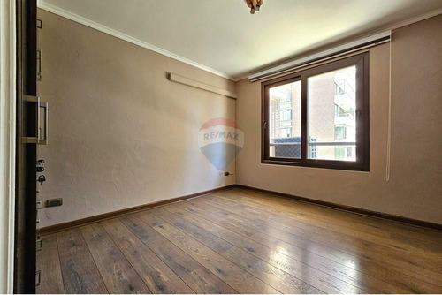 4 Dormitorios Amplios Y Renovado. Departamento