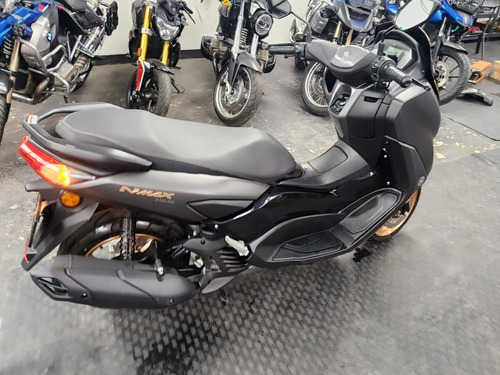 Espectacular Moto Nmax Negra Con Dorado, Casi Nueva