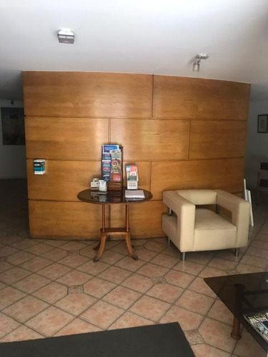 Bodega Apoquindo --luis Zegers/apumanque
