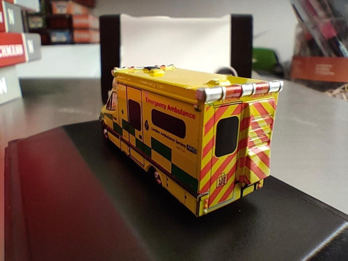 Imagen 6 de 7 de Ambulancia Oxford, Escala N, En Miniatura Mercedes Benz