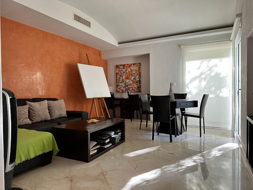 Moderna Residencia Con Alberca Y Vista Espectacular Al Lago En Lagos Del Sol