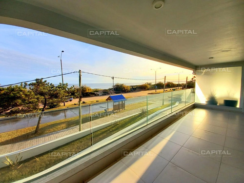 Imagen 3 de 20 de Apartamento Frente Al Mar En Venta Dos Dormitorios Y Servicio - Punta Del Este Mansa