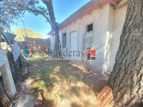 Imagen 3 de 11 de Casa 2 Amb. Sobre Lote Propio En Esquina