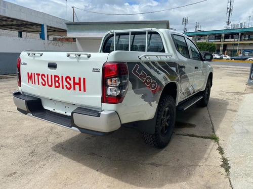Imagen 4 de 7 de Mitsubishi L 200