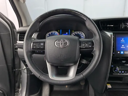 Toyota Fortuner 2.7 SRV