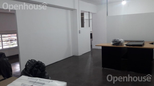 Venta Excelente Edificio Comercial En Centro De Pilar - Zonificacion Uca