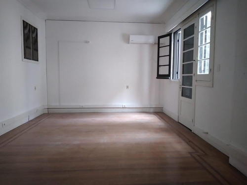 Imagen 17 de 21 de Oficina En 18 De Julio Frente A La Intendencia, 313 M2, Reciclada !!