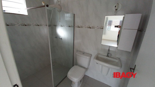 Imagem 3 de 10 de Excelente Casa 1 Dormitorio(s) Em Aririu - Palhoca - L-115555