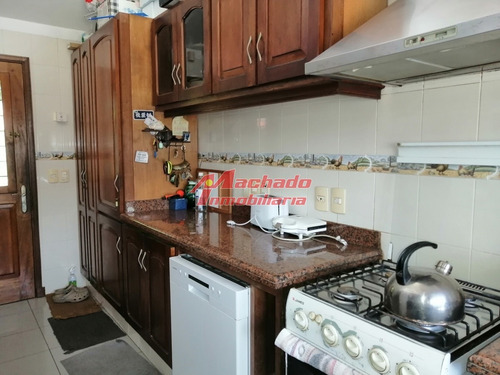 Casa En Zona Cantegril- Ref: 6130