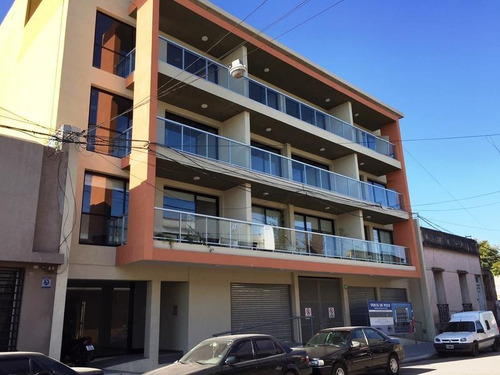 Imagen 1 de 19 de Departamento - Centro De Lujan