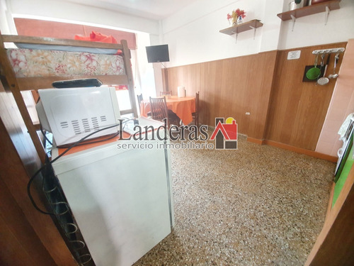 Imagen 26 de 29 de Venta En Block - 3 Locales + 8 Departamentos De 2 Y 1 Amb. - Una Cuadra Del Mar