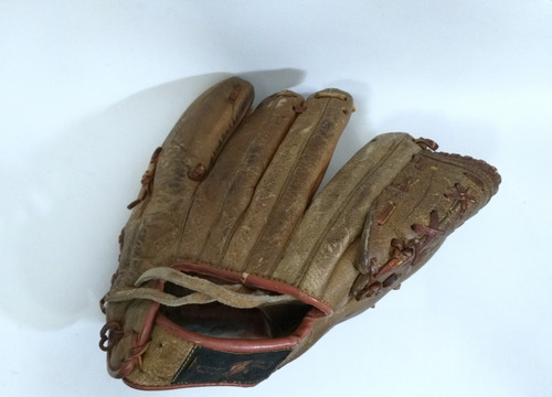 Luva De Beisebol Antiga Em Couro