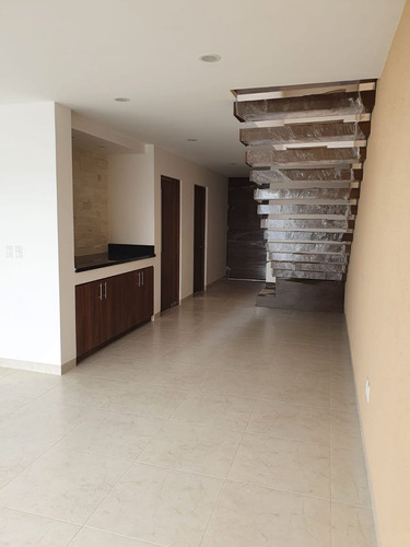 Residencia En Portanova, De Autor, Jardín, Sala Tv, 3 Recamaras, De Lujo