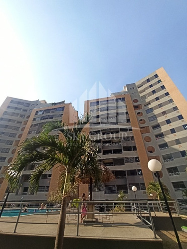 Imagen 1 de 16 de Adriana Atienzo Vende Apartamento En Res. Monte Alegre Country (lema-926)