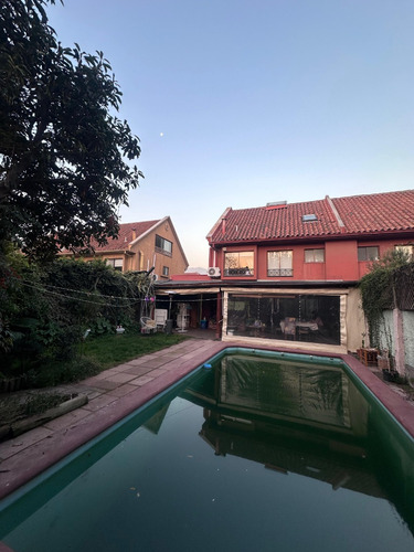 Se Arrienda Amplia Casa En Exclusivo Condominio Sin G/c